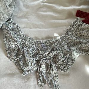 Princess Polly, size 8, cropped blouse